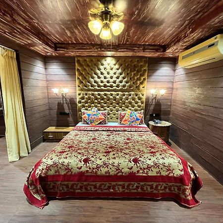 Hotel Shailly Inn Ahmedabad Eksteriør billede