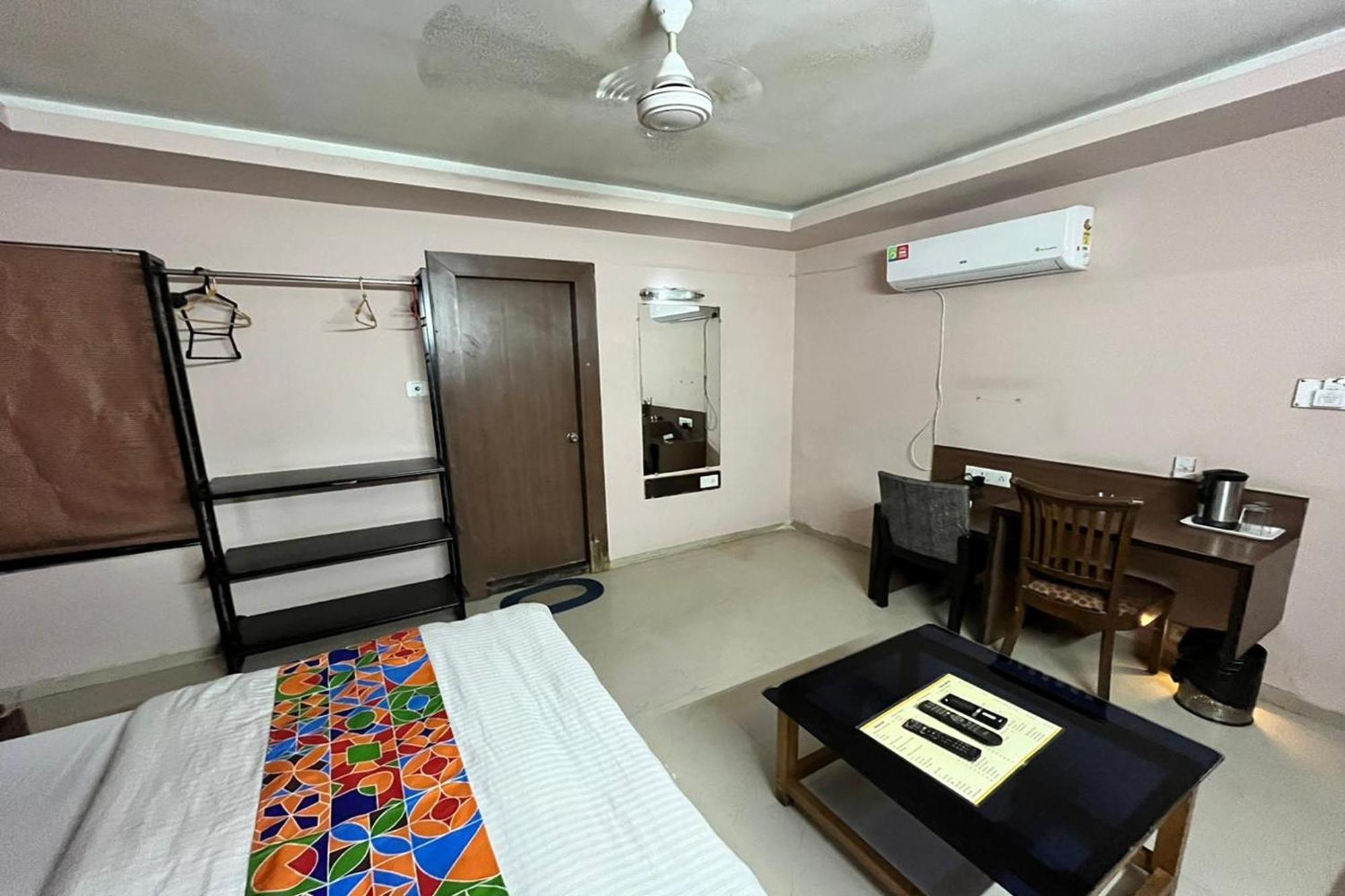 Hotel Shailly Inn Ahmedabad Eksteriør billede