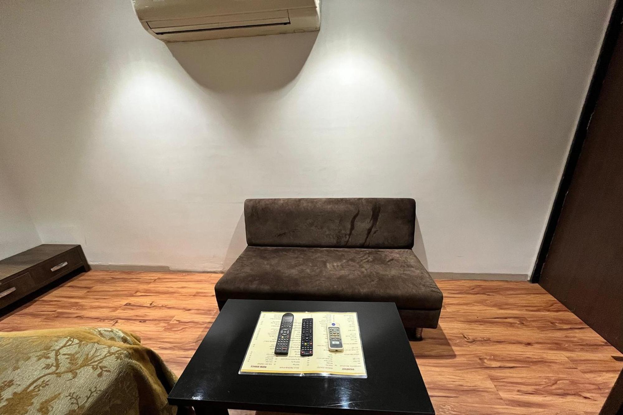 Hotel Shailly Inn Ahmedabad Eksteriør billede