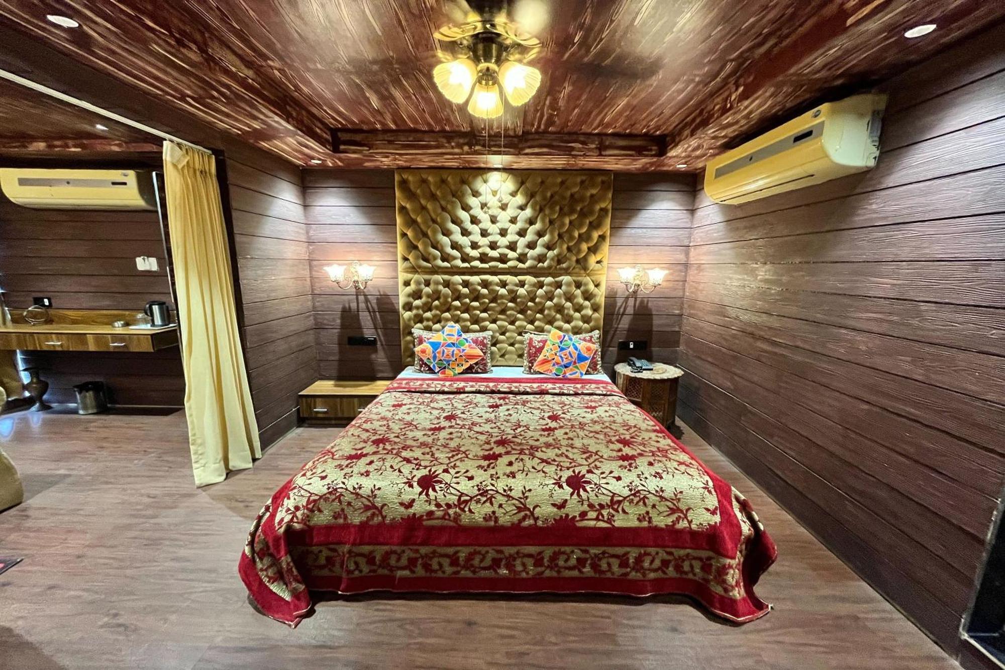 Hotel Shailly Inn Ahmedabad Eksteriør billede
