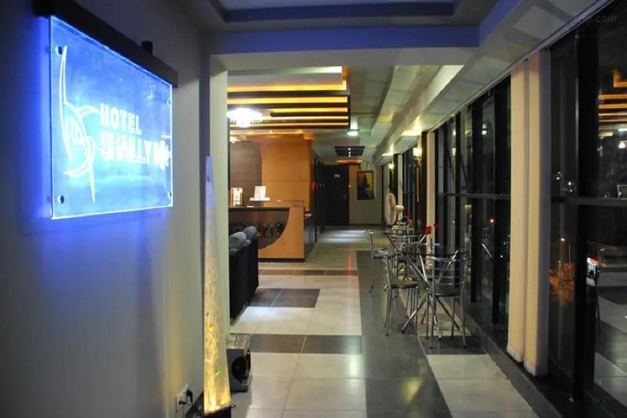 Hotel Shailly Inn Ahmedabad Eksteriør billede
