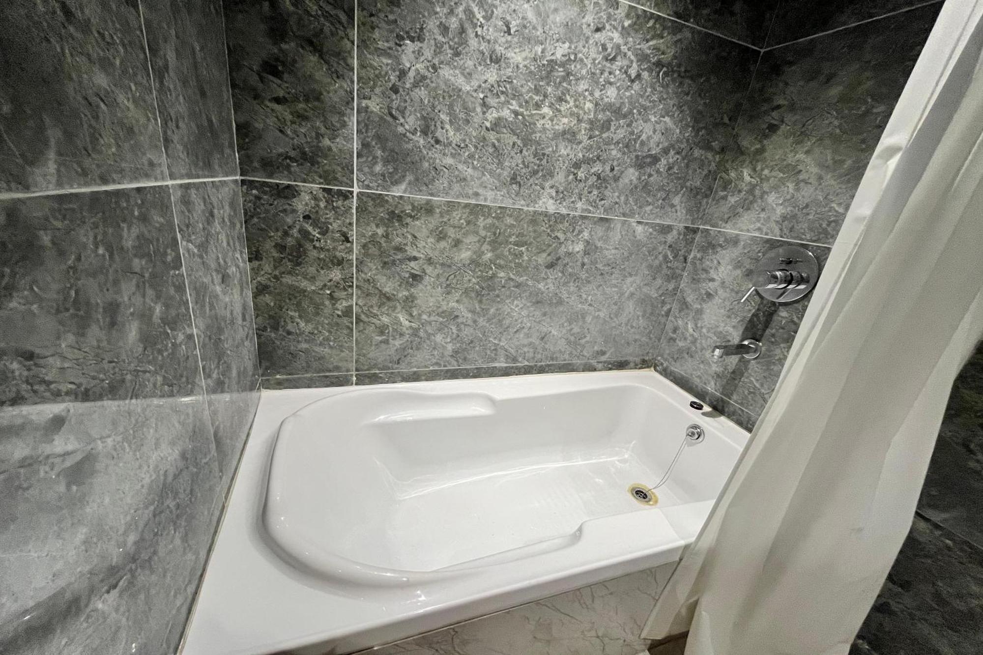 Hotel Shailly Inn Ahmedabad Eksteriør billede