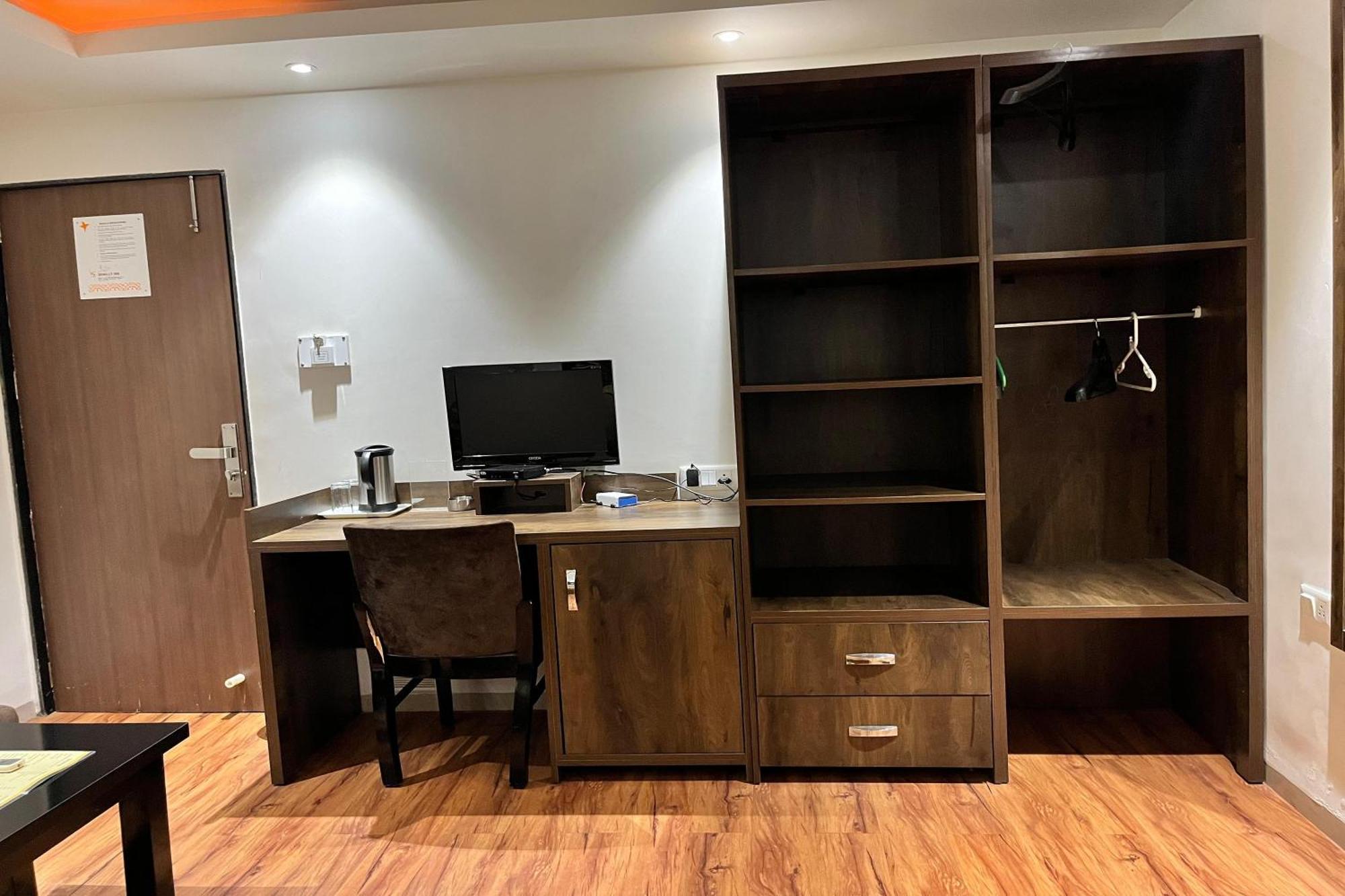 Hotel Shailly Inn Ahmedabad Eksteriør billede